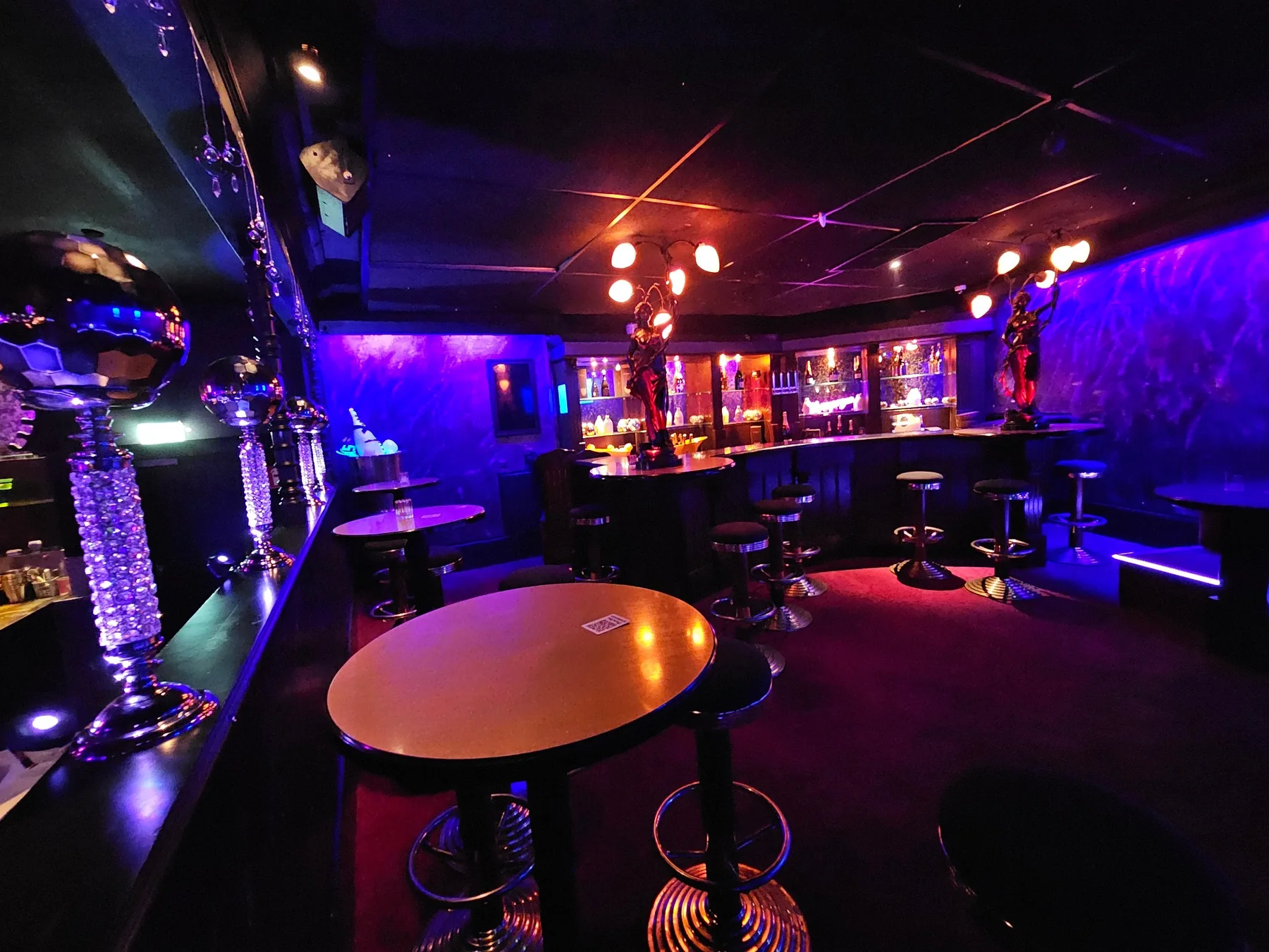 Bar und Innenbereich im Pascha Nightclub Köln